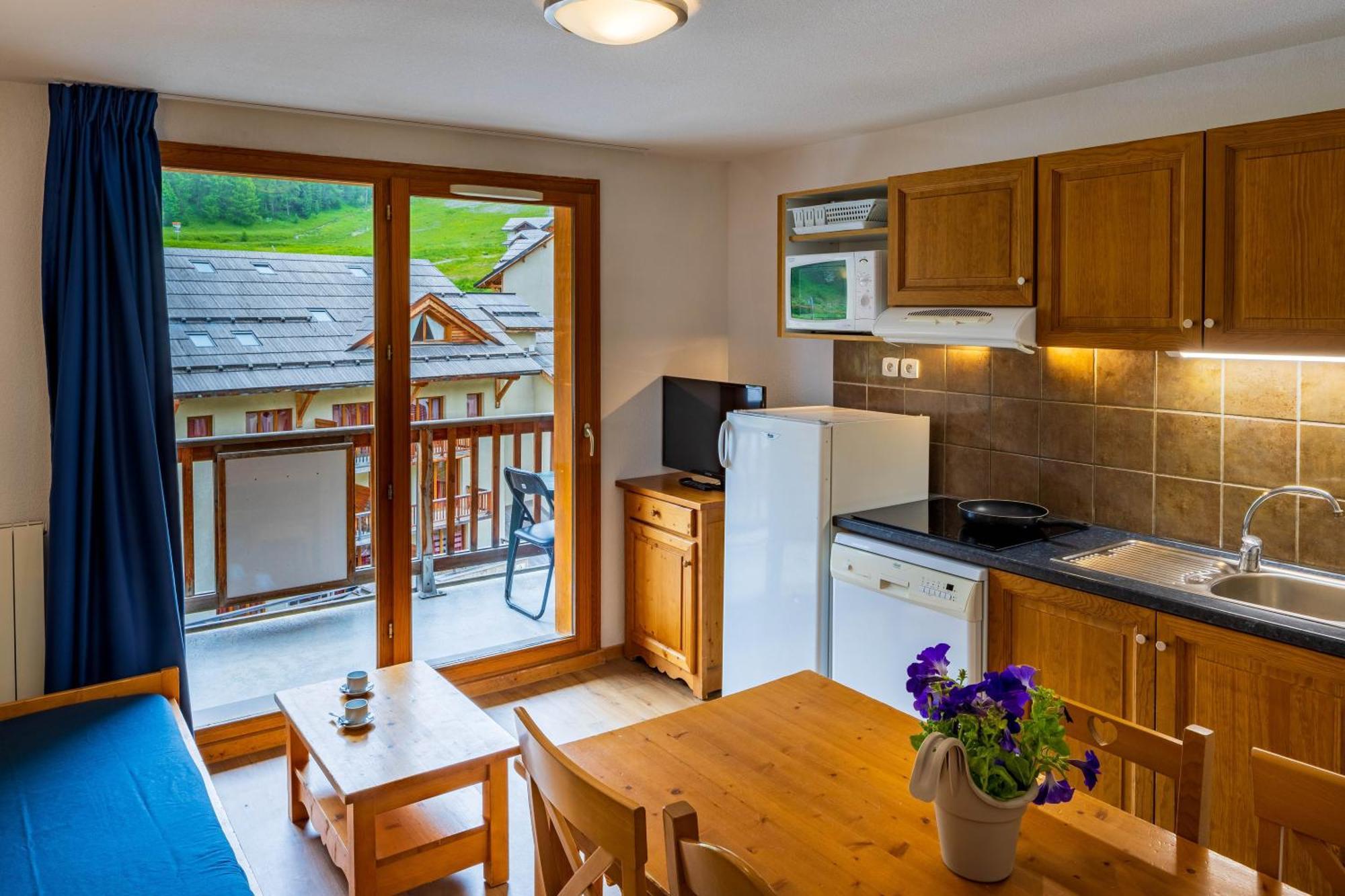 Aparthotel Noemys Balcons de Bois Méan Les Orres Esterno foto